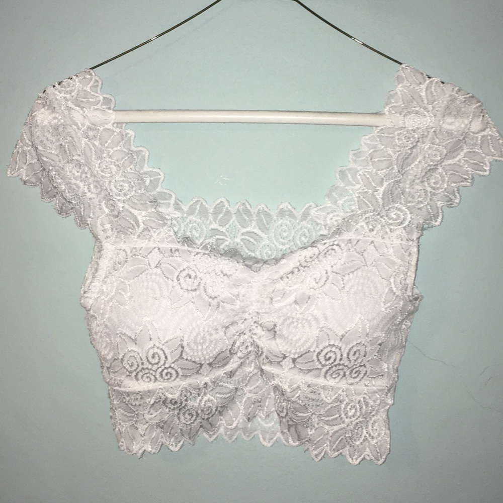 MADE IN ITALY Lace Crop Top